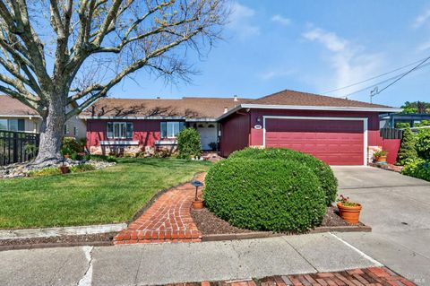 Photo of 309 Twin Oaks Way, Healdsburg, CA 95448 (MLS # 326024362)