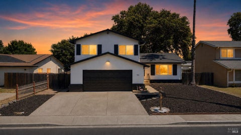 Photo of 206 Millbrook Way, Vacaville, CA 95687 (MLS # 326060086)