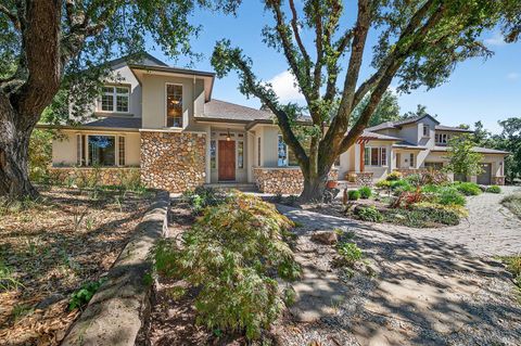 Photo of 8373 Singing Hills Trail, Santa Rosa, CA 95404 (MLS # 326032749)