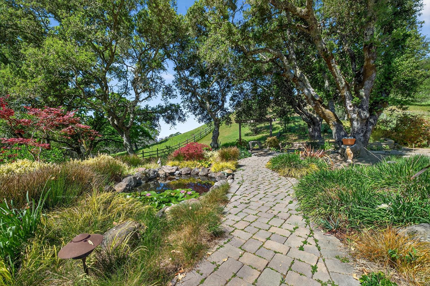 8373 Singing Hills Trail