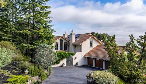 Photo of 7 Guisela Court, Novato, CA 94945 (MLS # 326048664)