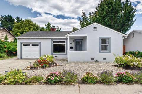 Photo of 2789 Cypress Street, Napa, CA 94558 (MLS # 326045348)