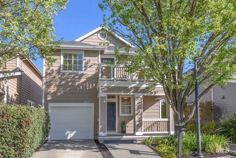 Photo of 2083 Easton Drive, Petaluma, CA 94952 (MLS # 326021476)