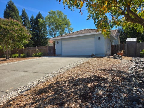 Photo of 913 Granado Court, Windsor, CA 95492 (MLS # 326078068)
