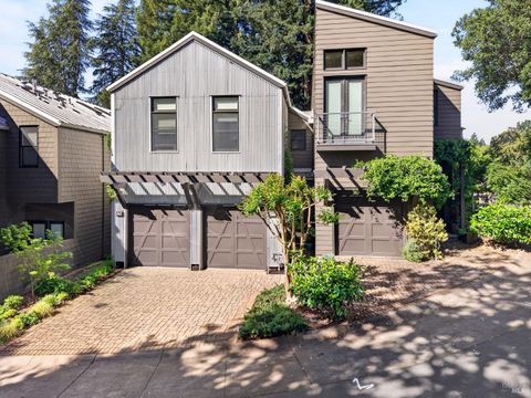 Photo of 544 Grove Street, Healdsburg, CA 95448 (MLS # 326031807)