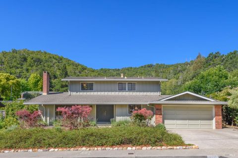 Photo of 129 Robinhood Drive, San Rafael, CA 94901 (MLS # 326044026)