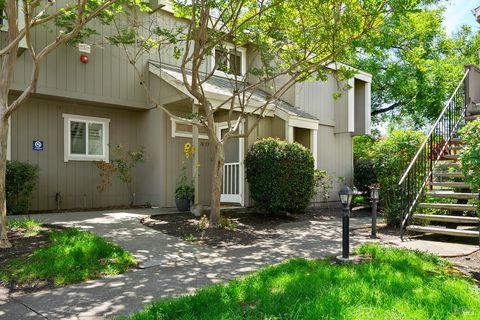 Photo of 7633 Camino Colegio, Rohnert Park, CA 94928 (MLS # 326041386)