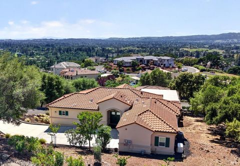 Photo of 111 Stone Mountain Circle, Napa, CA 94558 (MLS # 326031743)