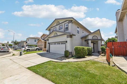 Photo of 705 Chateau Circle, Vacaville, CA 95687 (MLS # 326045633)