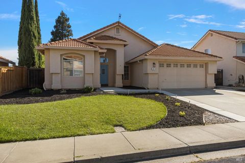 Photo of 237 Sungate Court, Vacaville, CA 95688 (MLS # 326025703)