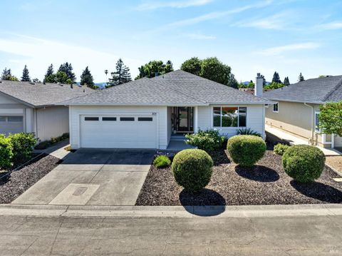Photo of 309 Mountain View Drive, Healdsburg, CA 95448 (MLS # 326039529)