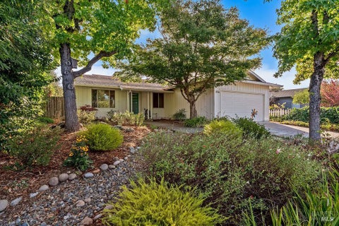 Photo of 1656 Javore Drive, Santa Rosa, CA 95407 (MLS # 326086589)