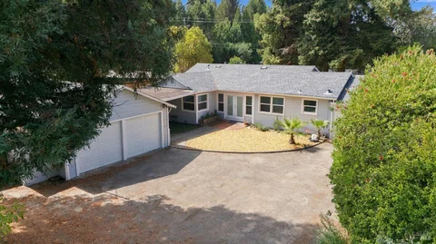 7853 Apple Blossom Lane, Sebastopol, CA 95472 - #: 326081397