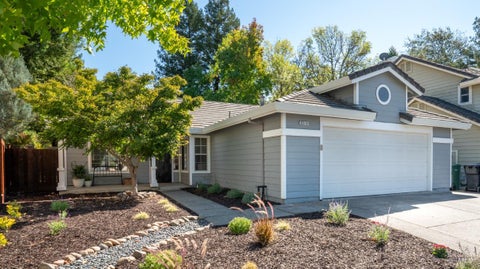Photo of 9514 Lazy Creek Drive, Windsor, CA 95492 (MLS # 326083597)