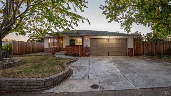 909 DONALDSON WAY, AMERICAN CANYON, CA 94503 - Image 4e81e8f8acc30a2eff0aa9e8e7e45b15/3985031490