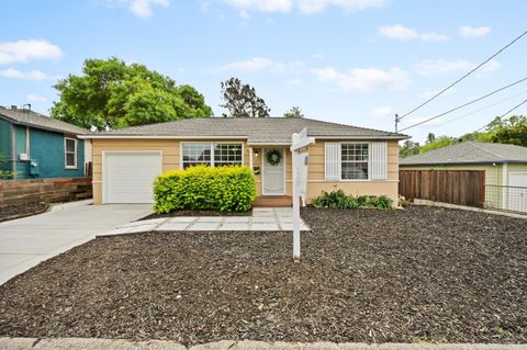 Photo of 218 Hillcrest Avenue, Benicia, CA 94510 (MLS # 326019059)