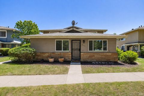 Photo of 2432 Plata Court, Santa Rosa, CA 95403 (MLS # 326043976)