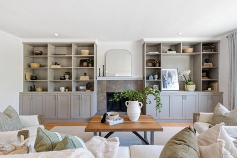 Photo of 404 Vendola Drive, San Rafael, CA 94903 (MLS # 326044119)