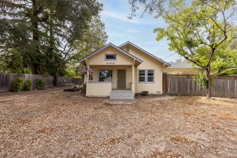 Photo of 720 Windsor River Road, Windsor, CA 95492 (MLS # 326070639)