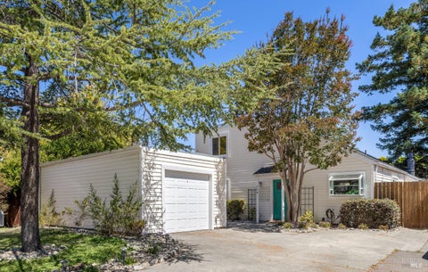 Photo of 116 Saratoga Court, Petaluma, CA 94954 (MLS # 326060969)