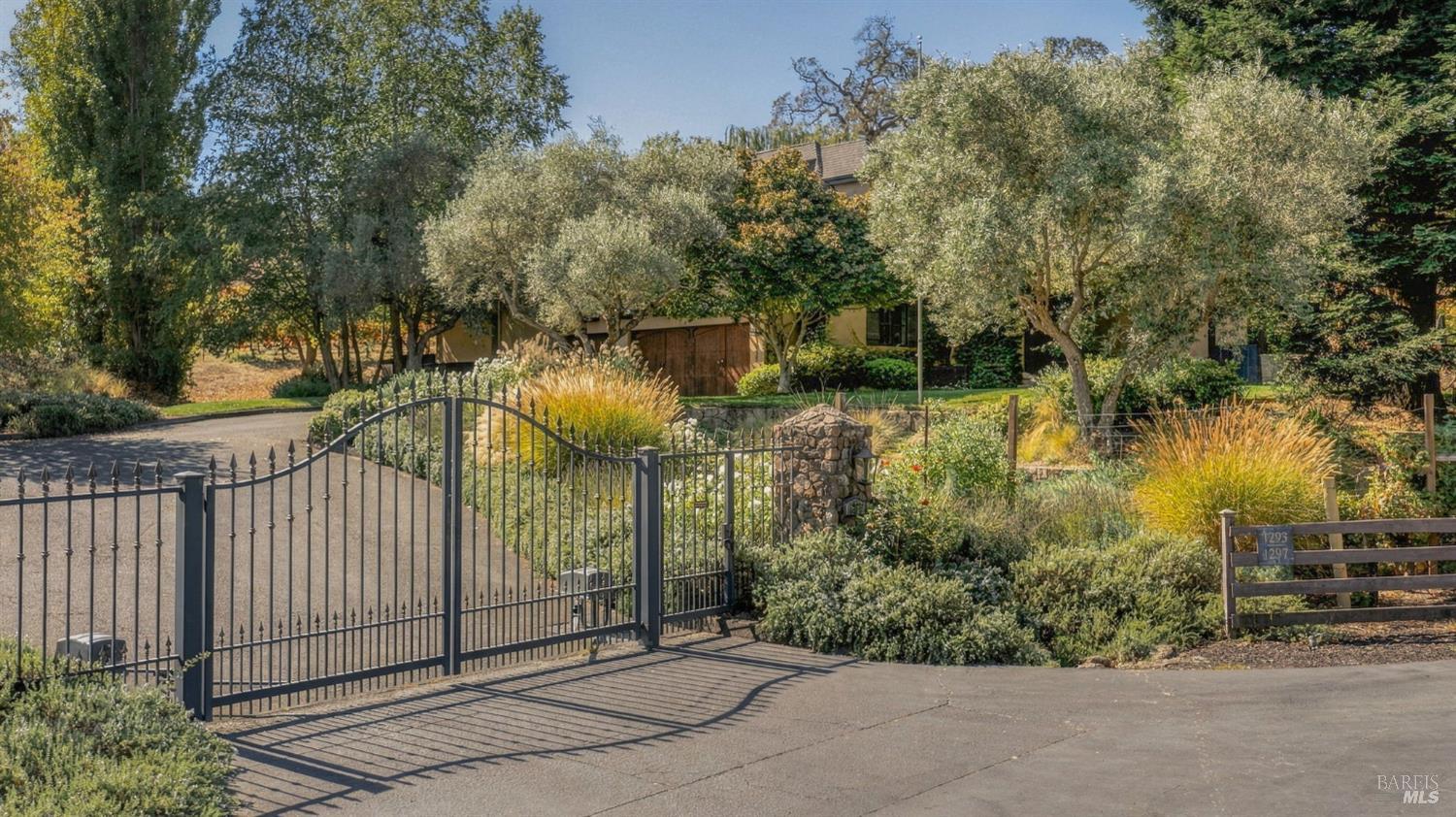 1297 Leaning Oak Drive