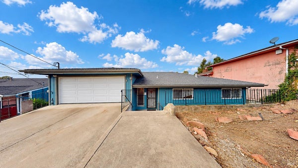 9515 CASTLEWOOD ST, OAKLAND, CA 94605 - Image 4f8fd8cb8dbd4de1b37902f6960cd2db/2064287631