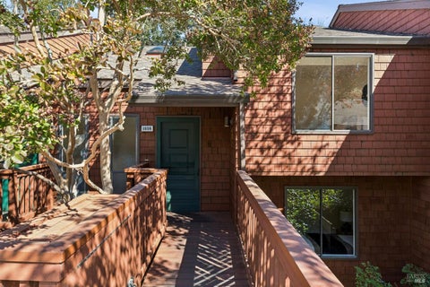 Photo of 1056 Susan Way, Novato, CA 94947 (MLS # 326086646)