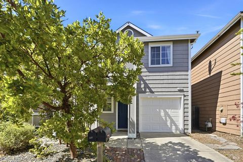 Photo of 1121 Brighton View Circle, Petaluma, CA 94952 (MLS # 326045646)