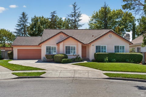 Photo of 5440 Shallows Place E, Santa Rosa, CA 95409 (MLS # 326067829)