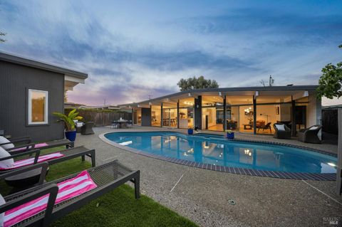 Photo of 324 Devon Drive, San Rafael, CA 94903 (MLS # 326030844)