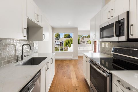 Photo of 218 Marina Lakes Drive, Richmond, CA 94804 (MLS # 326026319)