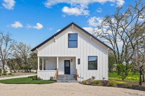 Photo of 127 Pleasant Avenue, Santa Rosa, CA 95403 (MLS # 326025591)