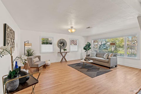 Photo of 201 Triplett Drive, Cloverdale, CA 95425 (MLS # 326078067)