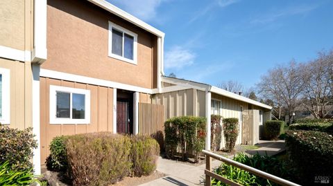 Photo of 580 Santa Alicia Drive, Rohnert Park, CA 94928 (MLS # 326008844)