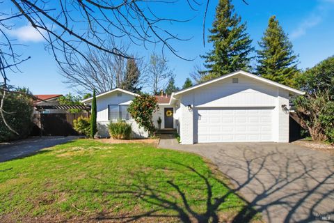 Photo of 758 Pueblo Avenue, Napa, CA 94558 (MLS # 326018679)