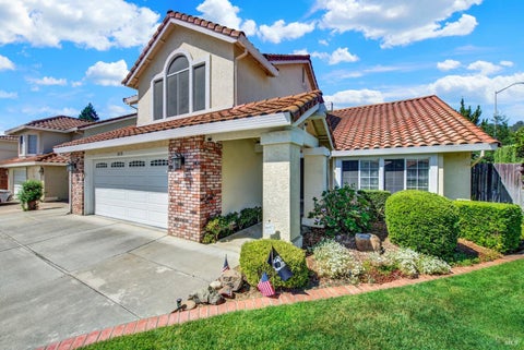 Photo of 212 Wrentham Drive, Vacaville, CA 95688 (MLS # 326057233)