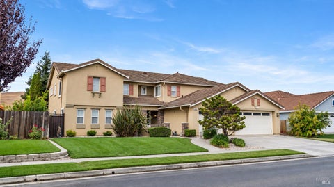 Photo of 816 Antiquity Drive, Fairfield, CA 94534 (MLS # 326075219)