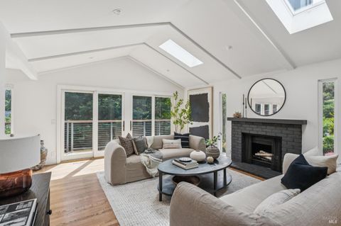 Photo of 320 Montford Avenue, Mill Valley, CA 94941 (MLS # 326033869)