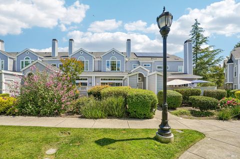 Photo of 567 E Jasmine Circle, Santa Rosa, CA 95407 (MLS # 326047413)