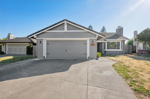 Photo of 7121 Hastings Place, Windsor, CA 95492 (MLS # 326054220)
