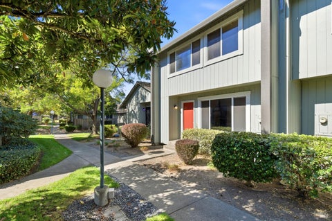 Photo of 377 Wall Place, Santa Rosa, CA 95401 (MLS # 326083559)
