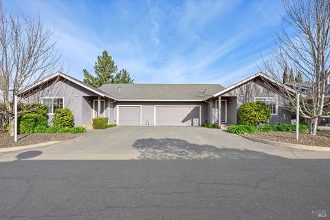 Photo of 431 University Street, Healdsburg, CA 95448 (MLS # 326015062)