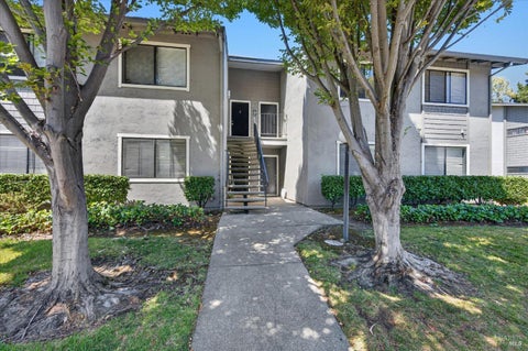 Photo of 900 Cambridge Drive #30, Benicia, CA 94510 (MLS # 326067236)