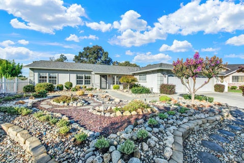 Photo of 307 Zion Court, Vacaville, CA 95687 (MLS # 326071168)
