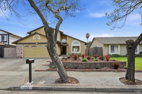 Photo of 450 Nikki Drive, Santa Rosa, CA 95401 (MLS # 326015068)