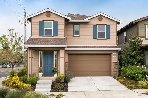 Photo of 1201 Del Rancho Way, Petaluma, CA 94954 (MLS # 326028920)