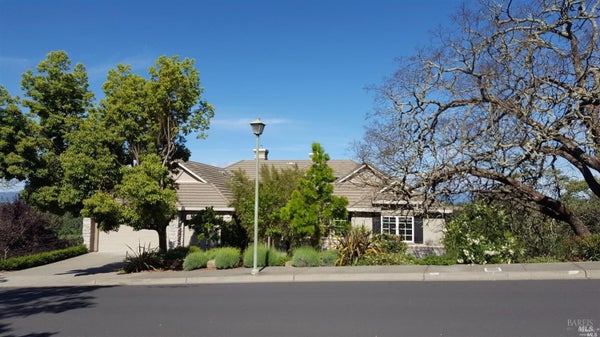 1161 CASTLE OAKS DR, NAPA, CA 94558 - Image 5e81e7904e2779cd3b2dfa6b5c8e933c/897434569