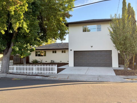 Photo of 2625 Neotomas Avenue, Santa Rosa, CA 95405 (MLS # 326081730)