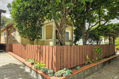Photo of 1006 F Street, Petaluma, CA 94952 (MLS # 326043210)