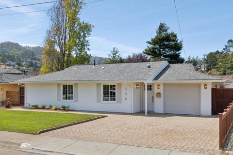 Photo of 206 Cardinal Road, Mill Valley, CA 94941 (MLS # 326070304)